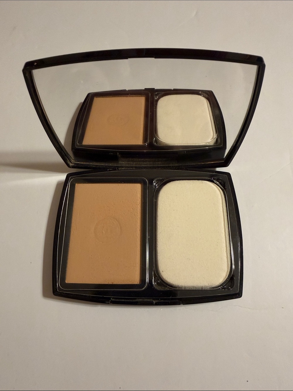 CHANEL Double Perfection Lumière Long Wear Flawless Compact Powder 30 Beige 13g - Picture 5 of 8
